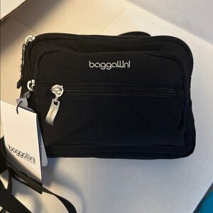 Baggallini Triple Zip Bagg Black NWT